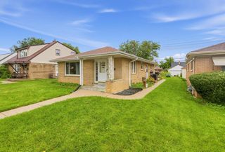 6350 W Leon TERRACE, Milwaukee, WI 53218