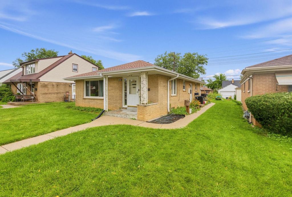 6350 W Leon TERRACE, Milwaukee, WI 53218