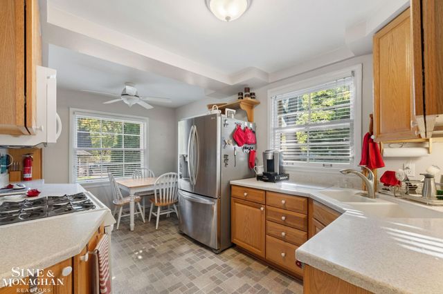1302 Yorkshire Road, Grosse Pointe Park, MI 48230