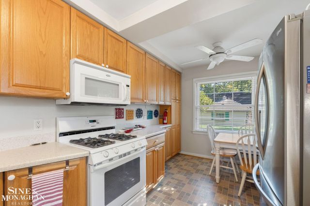 1302 Yorkshire Road, Grosse Pointe Park, MI 48230