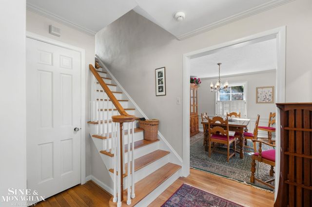 1302 Yorkshire Road, Grosse Pointe Park, MI 48230