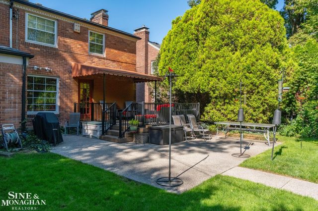 1302 Yorkshire Road, Grosse Pointe Park, MI 48230