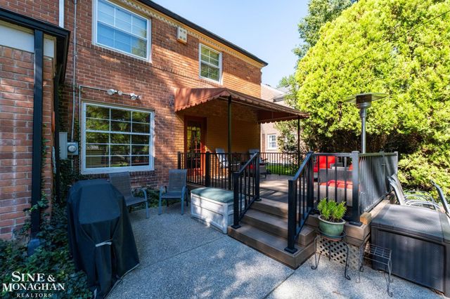 1302 Yorkshire Road, Grosse Pointe Park, MI 48230