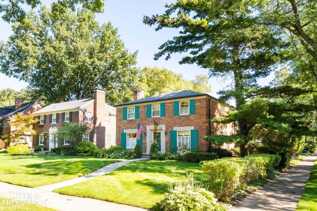 1302 Yorkshire Road, Grosse Pointe Park, MI 48230