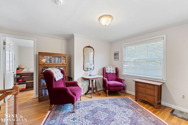 1302 Yorkshire Road, Grosse Pointe Park, MI 48230