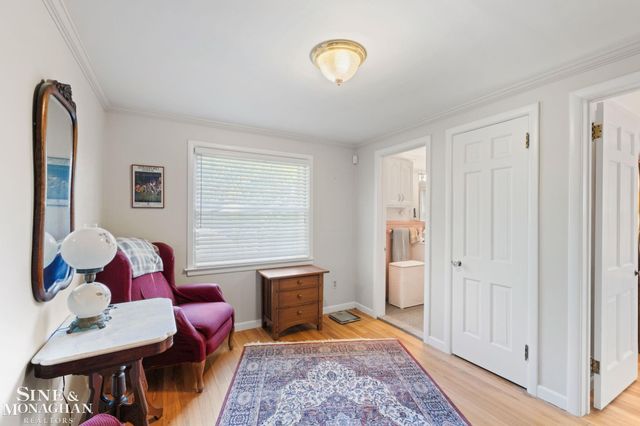 1302 Yorkshire Road, Grosse Pointe Park, MI 48230