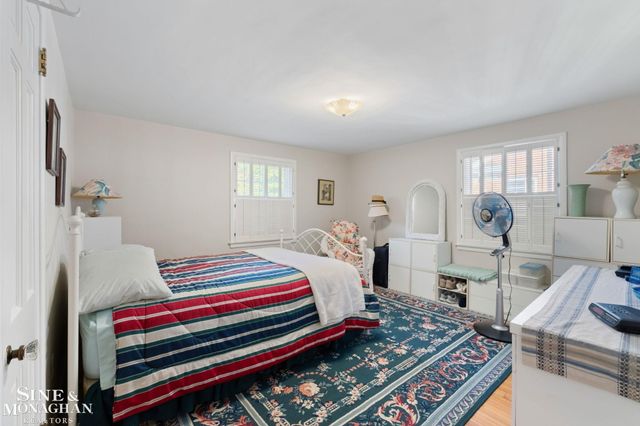 1302 Yorkshire Road, Grosse Pointe Park, MI 48230