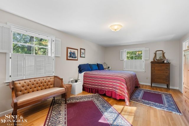 1302 Yorkshire Road, Grosse Pointe Park, MI 48230