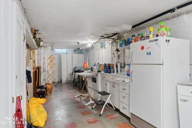 1302 Yorkshire Road, Grosse Pointe Park, MI 48230