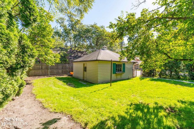 1302 Yorkshire Road, Grosse Pointe Park, MI 48230