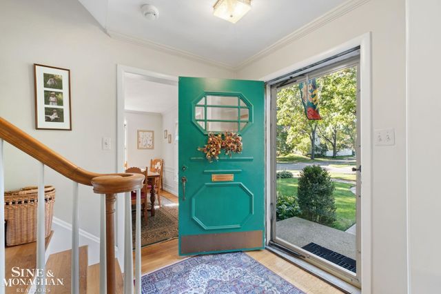 1302 Yorkshire Road, Grosse Pointe Park, MI 48230
