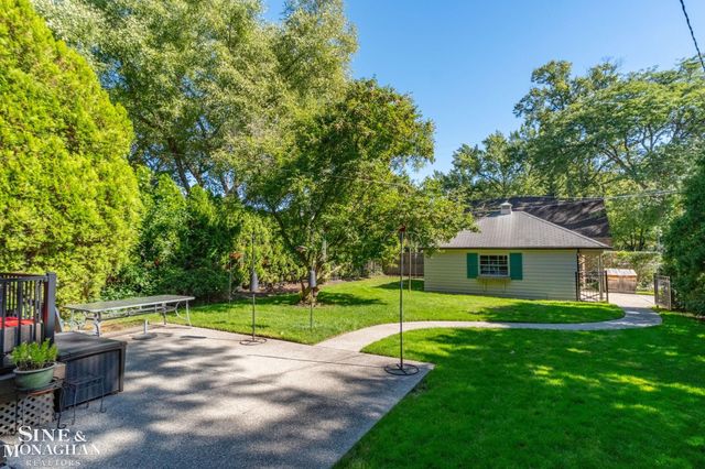 1302 Yorkshire Road, Grosse Pointe Park, MI 48230