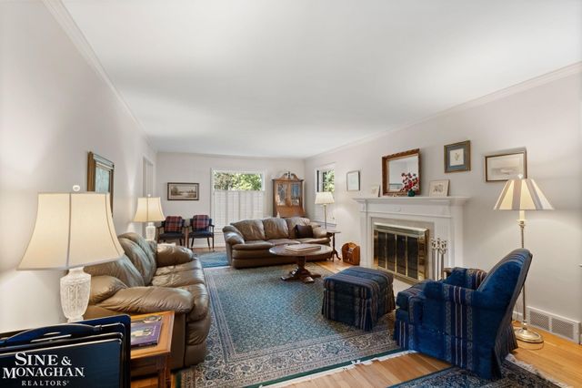 1302 Yorkshire Road, Grosse Pointe Park, MI 48230