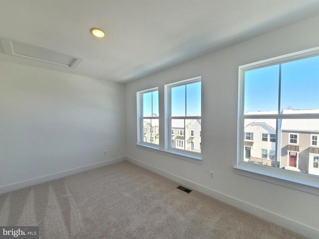 5046 BIGLEAF RD, Fredericksburg, VA 22407