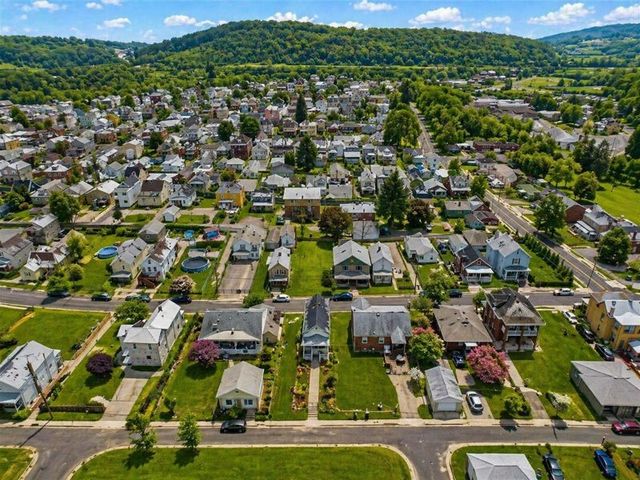 415 Giffin Ave, Canonsburg, PA 15317