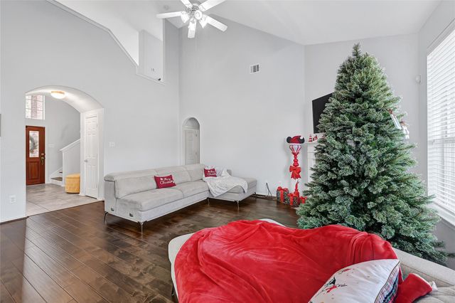 21822 Winsome Rose Court, Cypress, TX 77433