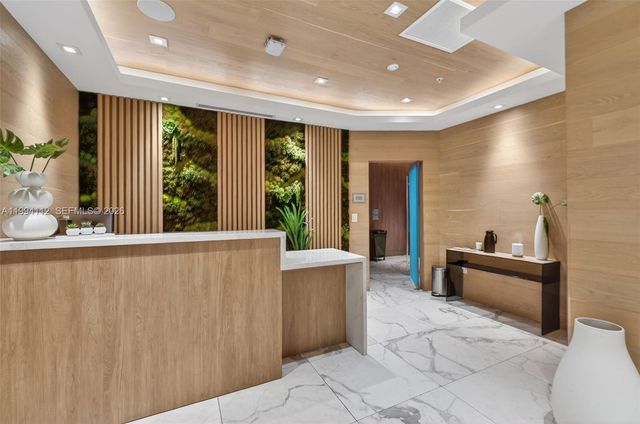 90 SW 3rd St 1105, Miami, FL 33130