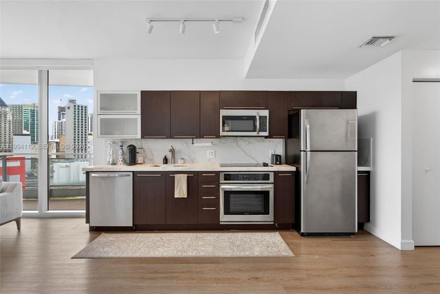 90 SW 3rd St 1105, Miami, FL 33130