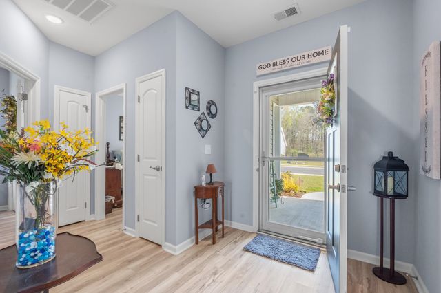 406 Shallow Cove Dr., Conway, SC 29527