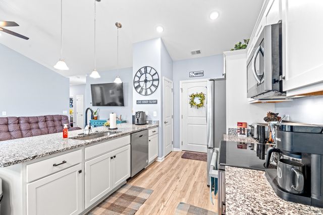 406 Shallow Cove Dr., Conway, SC 29527