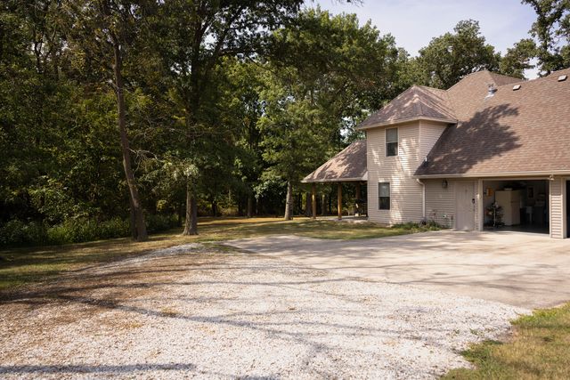 10206 AUDRAIN ROAD 997, Centralia, MO 65240