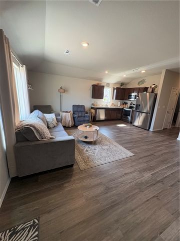 1607 S Blandford Street, Siloam Springs, AR 72761