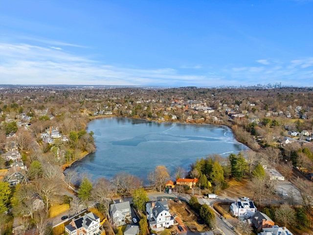 1151 Walnut St 301, Newton, MA 02461