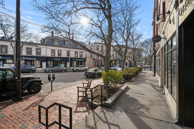 1151 Walnut St 301, Newton, MA 02461