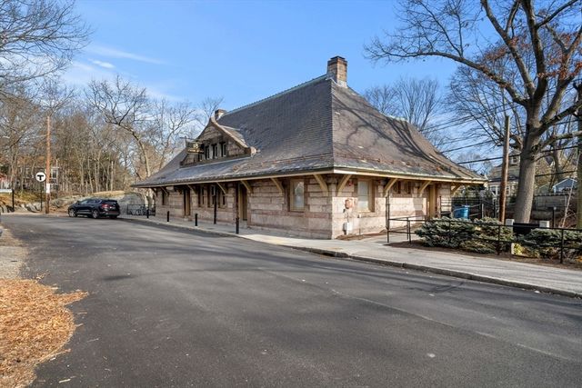 1151 Walnut St 301, Newton, MA 02461