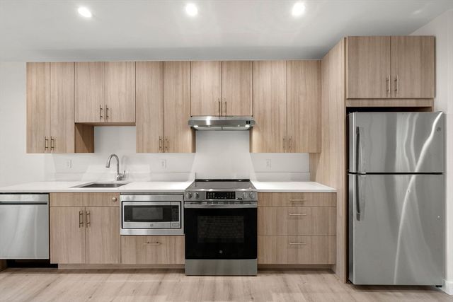 1151 Walnut St 301, Newton, MA 02461