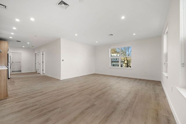 1151 Walnut St 301, Newton, MA 02461