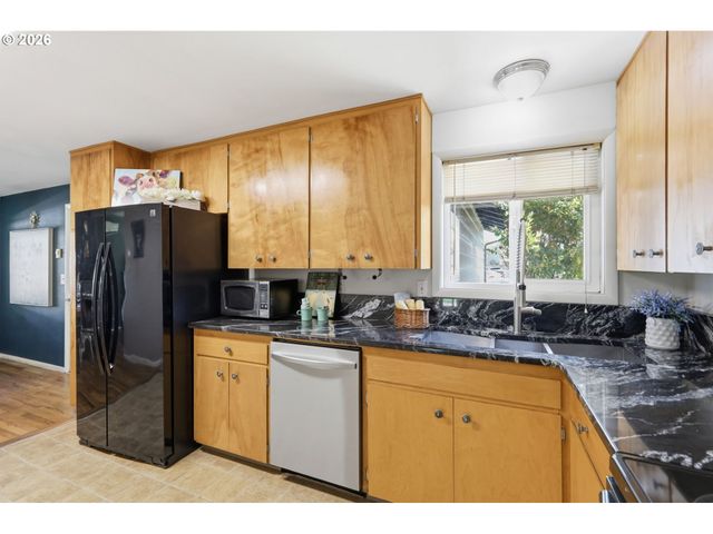 977 Nw CLEVELAND Ave, Corvallis, OR 97330