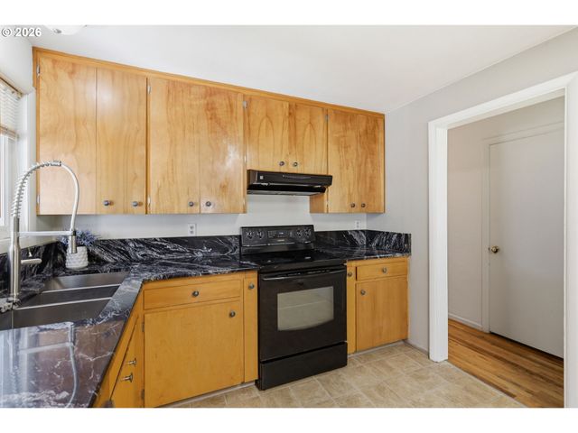 977 Nw CLEVELAND Ave, Corvallis, OR 97330