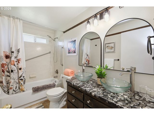 977 Nw CLEVELAND Ave, Corvallis, OR 97330