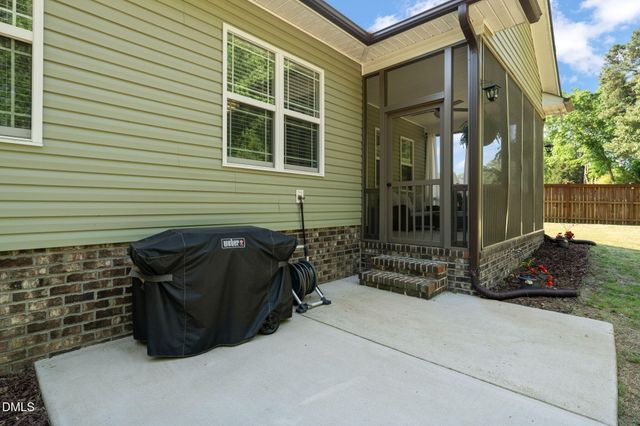 153 Shady Oaks Drive, Benson, NC 27504