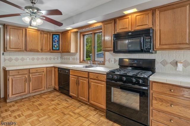 67 Eyland Ave, Roxbury Twp., NJ 07876