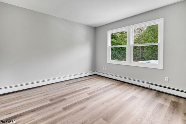 67 Eyland Ave, Roxbury Twp., NJ 07876