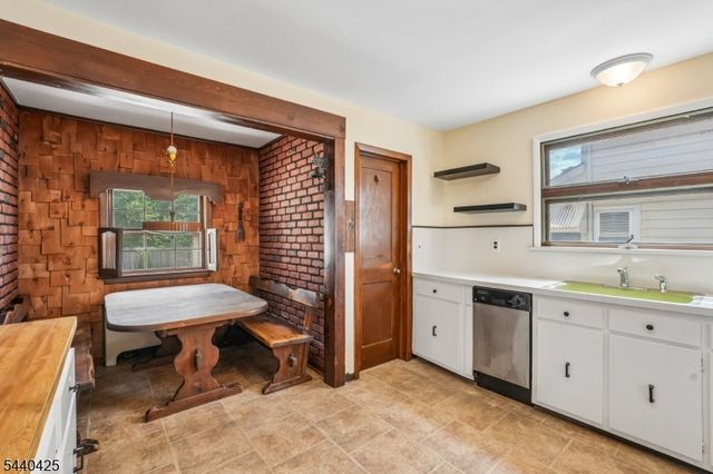 21 Ferncliff Rd, Bloomfield Twp., NJ 07003