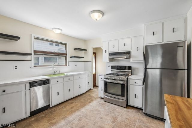 21 Ferncliff Rd, Bloomfield Twp., NJ 07003