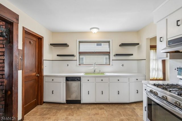 21 Ferncliff Rd, Bloomfield Twp., NJ 07003