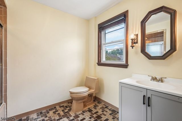 21 Ferncliff Rd, Bloomfield Twp., NJ 07003