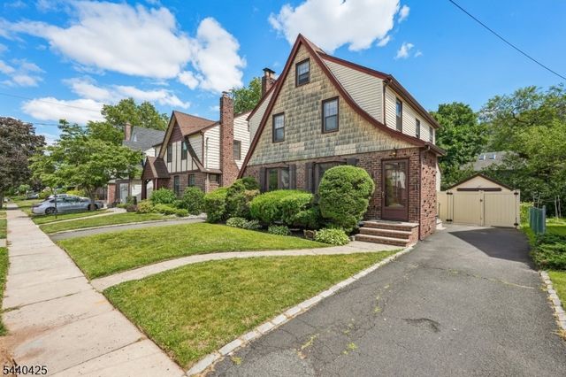 21 Ferncliff Rd, Bloomfield Twp., NJ 07003