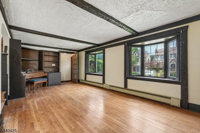 21 Ferncliff Rd, Bloomfield Twp., NJ 07003