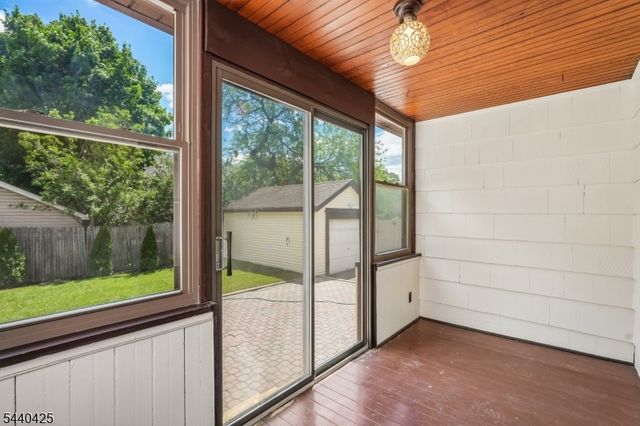 21 Ferncliff Rd, Bloomfield Twp., NJ 07003