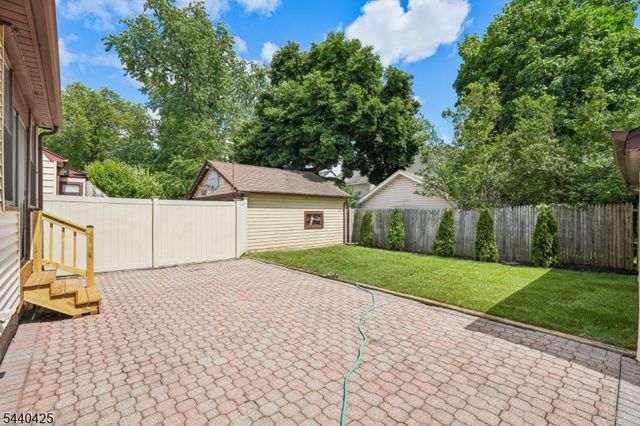 21 Ferncliff Rd, Bloomfield Twp., NJ 07003