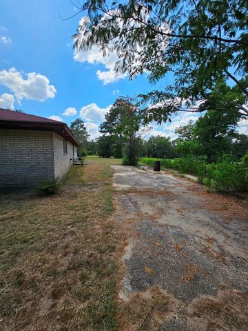 109 Lincoln Street, Newton, TX 75966