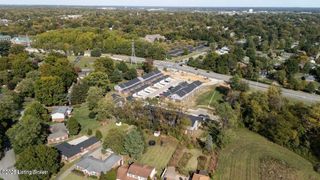 611 Burnett Farm Ln, Douglass Hills, KY 40243