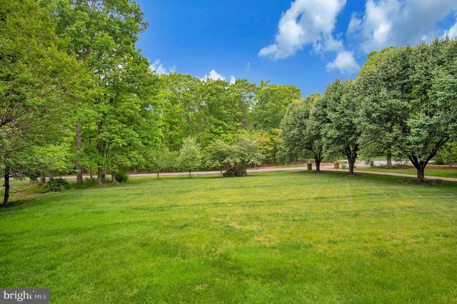 8125 LEE JACKSON CIR, Spotsylvania, VA 22553