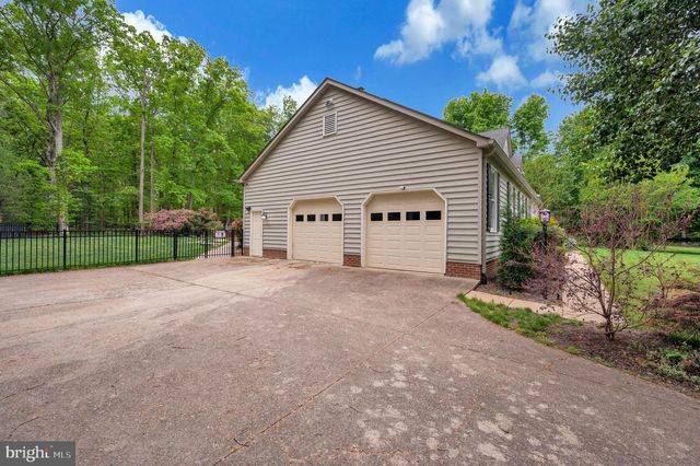8125 LEE JACKSON CIR, Spotsylvania, VA 22553