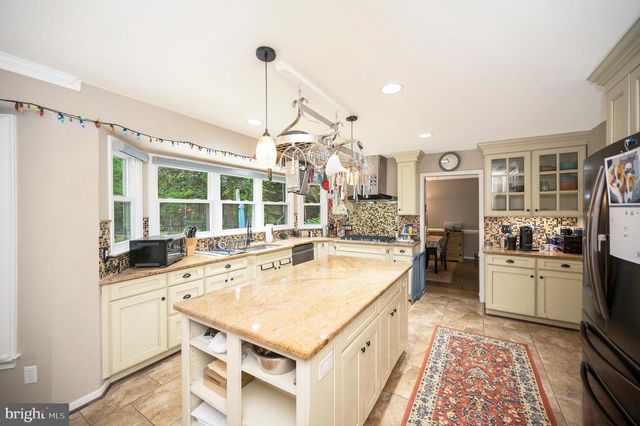 8125 LEE JACKSON CIR, Spotsylvania, VA 22553
